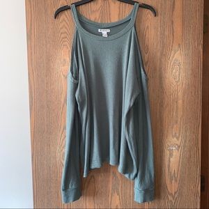 ✨Forever 21 Cold Shoulder Top✨